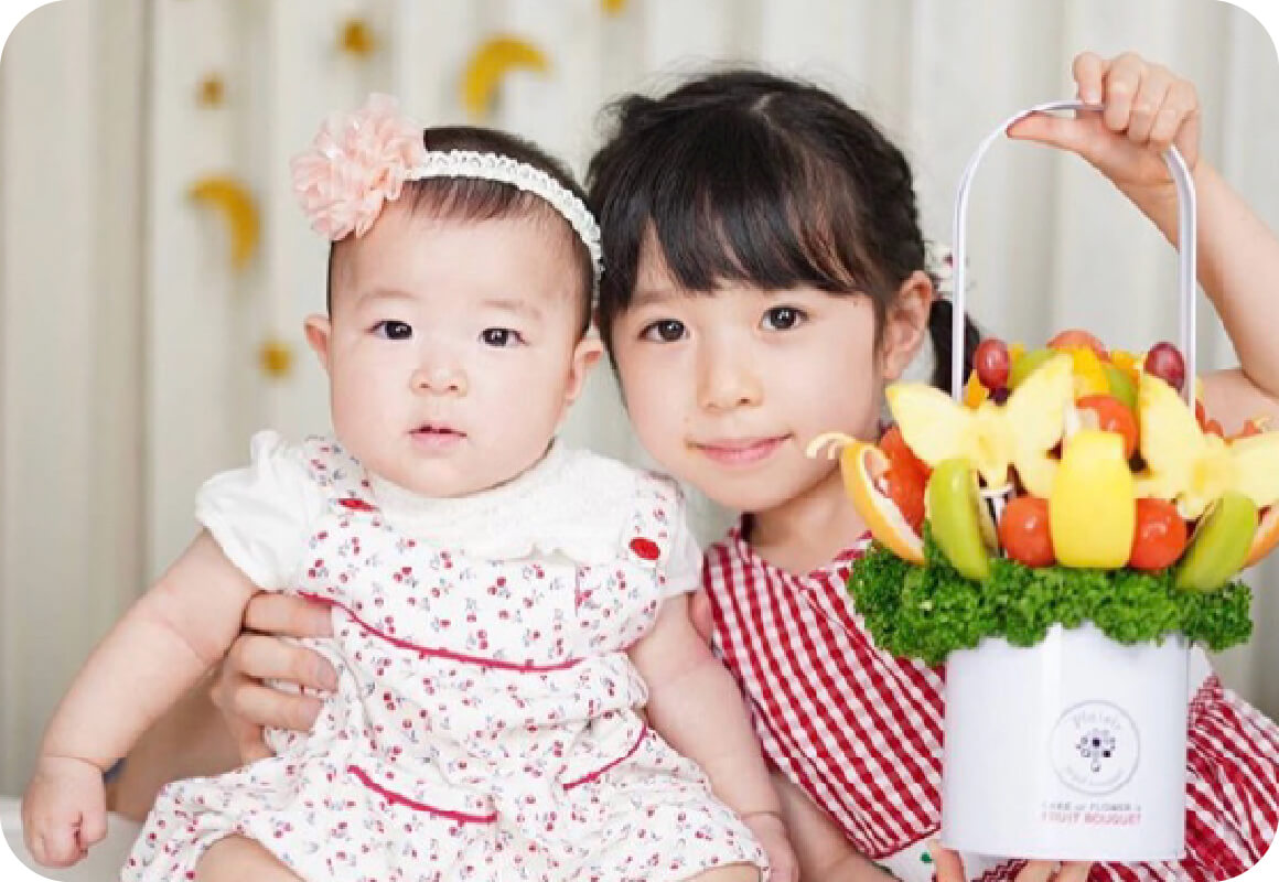 赤ちゃんと女の子